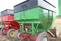 Bruns 400 bu gravity box on Horst 12 ton wagon