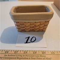 Basket Renaissance Basket with Liner and Protector