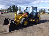 2023 Caterpillar 906 Wheel Loader