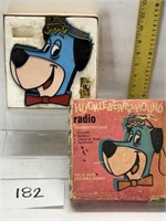 Vintage Huckleberry Hound Novelty Transistor Radio