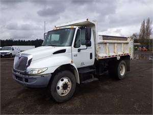 2006 International 4200 VT365 10' S/A Dump Truck