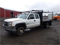 2007 Chevrolet 3500 Ext. Cab 9' S/A Flatbed Truck