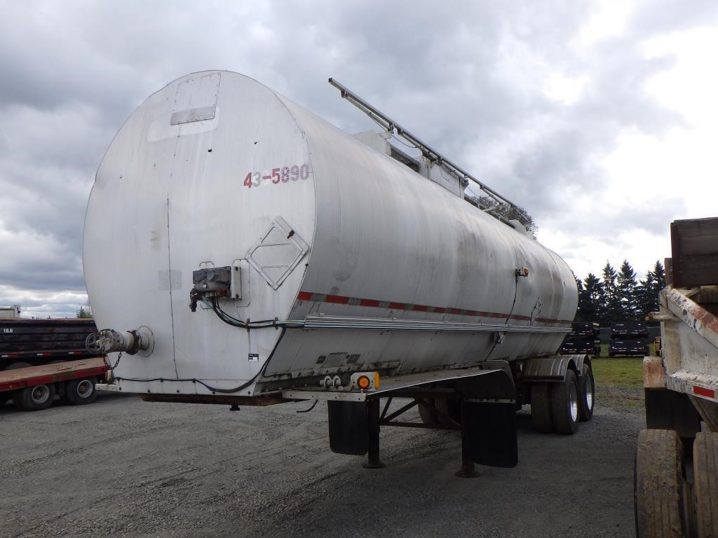 1987 Advance 30' T/A Tanker Trailer