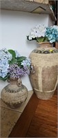 2 Clay vases and silk flowers