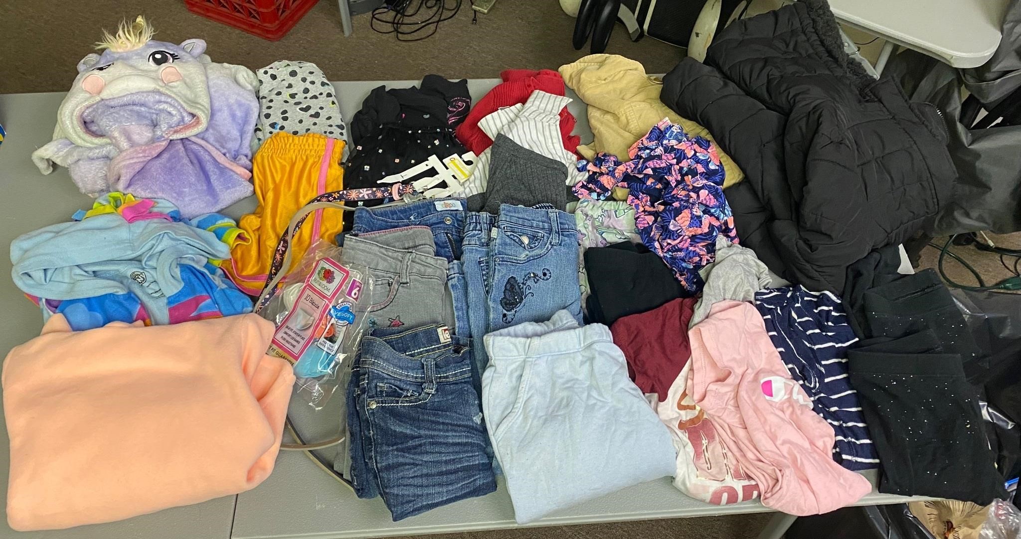 Girls Clothes - Size Small (5/6)