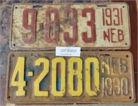 2 EARLY 1930s LICENSE PLATES