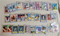 APPROX 43 1980s BASEBALL TRADING CARDS