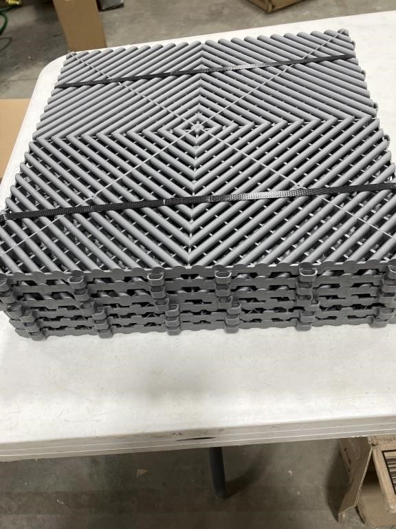 24 pieces modular floor tile