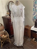 Vintage Lady Mannequin in Period Clothing H1560