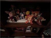 LOT OF WINNIE THE POOH STUFFED CHARACTERS