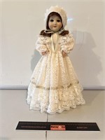 Superb Vintage Doll H450