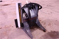 New skid loader Grapple with saw