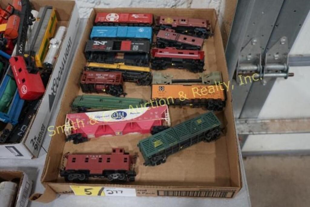 MISC HO SCALE MODEL TRAIN CARS