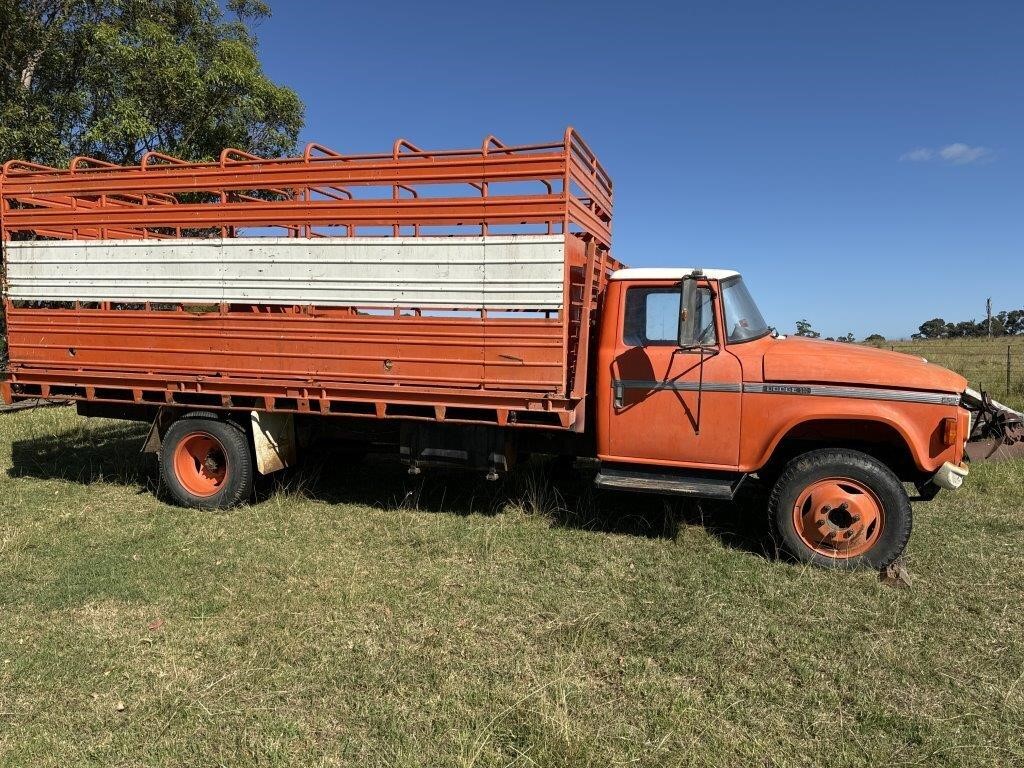 1977 Dodge Truck w/- Stock Crate V8 Engine