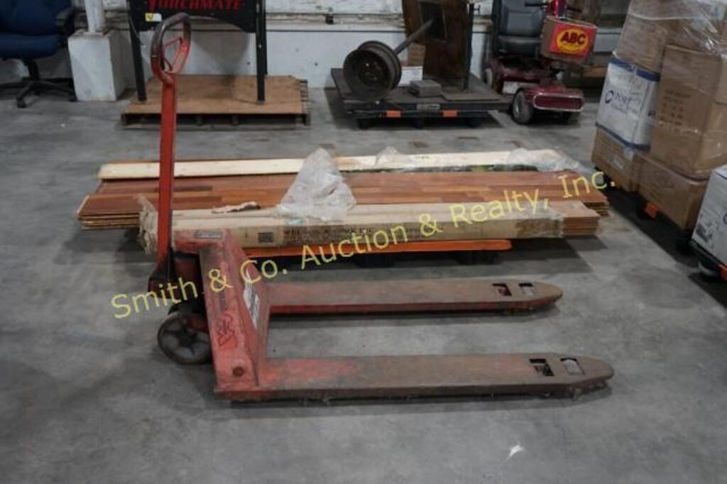 5,500 LB MAGNUM FLOOR PALLET JACK