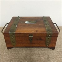 VINTAGE / ANTIQUE SOLID WOOD TREASURE CHEST