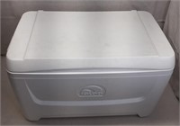 C12) Igloo White Chest Cooler 23x13"
