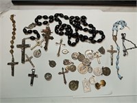 OF) Lot of religious items
