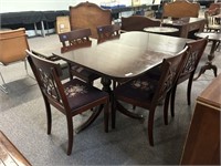 Vintage Dining Room Table With 5 Chairs