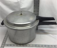 C3) LARGE MIRRO PRESSURE COOKER, COMPLETE, GOOD