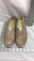 C4) LIKE NEW SIZE 10 SPARKLEY SHOES