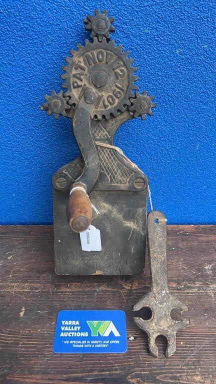 ANTIQUE CAST IRON ROPE MAKER MACHINE