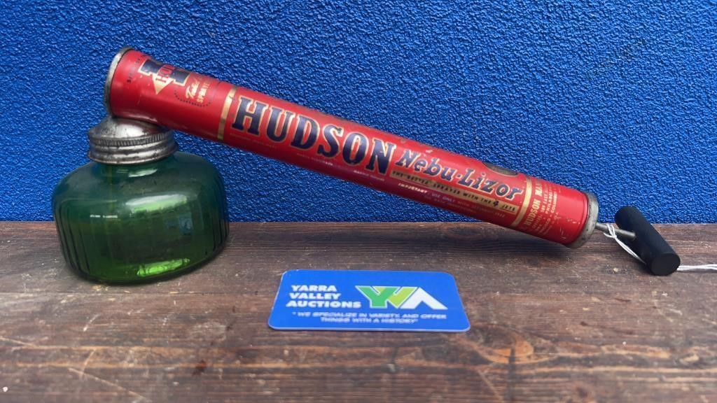 HUDSON NEBU-LIZOR INSECT SPRAYER WITH GREEN GLASS