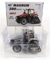 1/32 Ertl Case IH Magnum 380 Rowtrac Silver Chaser
