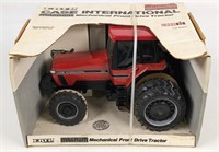 1/16 Ertl Case International 7150 Tractor w/ Duals