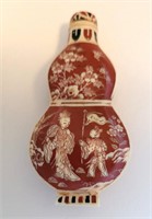 Chinese red carved snuff bottle