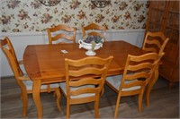 Dining Room Table with 6  Chairs (1 chair missing