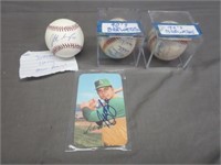 Signed Brewers Baseballs - Sal Bando Card