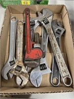 CRESCENT WRENCH & PIPE WRENCH