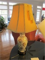 BEAUTIFUL HAND PAINTED FLORAL LAMP