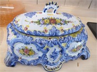 HAND PAINTED PORTUGAL COVERED DISH 12"X6.5"