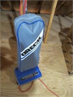 ORECK CORMERCIAL VACUUM CLEANER