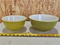 2 Pyrex Bowls