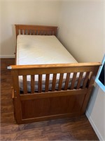 Oak day bed, mattress, with pull out trundle