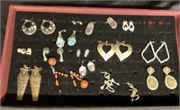 EARRINGS JACKPOT / APPROX:  15 PRS