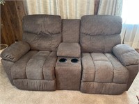 La Z Boy Recliner Love Seat with Center Counsel