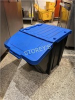 Black Food Storage Bin ~22 x 15 x 16