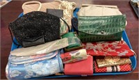 Tray lot includes ladies handbags and bill folds,