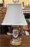 Porcelain table lamp with rose motif with bulb