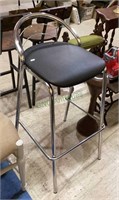 Modern style metal bar stool with black vinyl