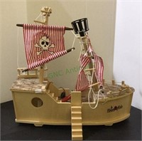 Wooden pirates ship - rolling capability “holy