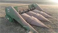 John Deere 444 corn head