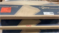 1 LOT OF (2) LITHONIA LIGHTING 2X2 LAY IN TROFFER