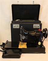 Singer Portable Electric Sewing Machine  221-1