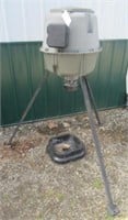 Moultrie automatic feeder.