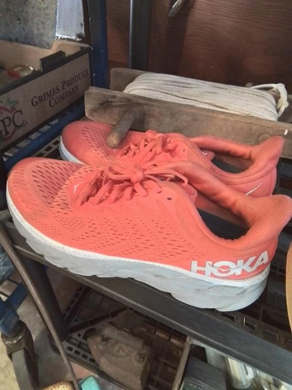 Orange hoka size 9 tennis shoes